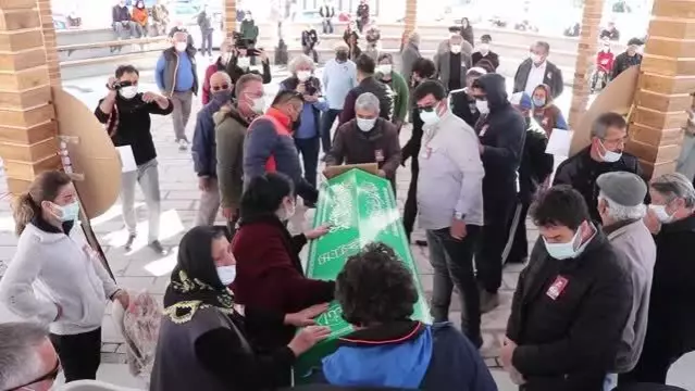 Türk Halk Müziği sanatçısı Ahmet Günday son yolculuğuna uğurlandı