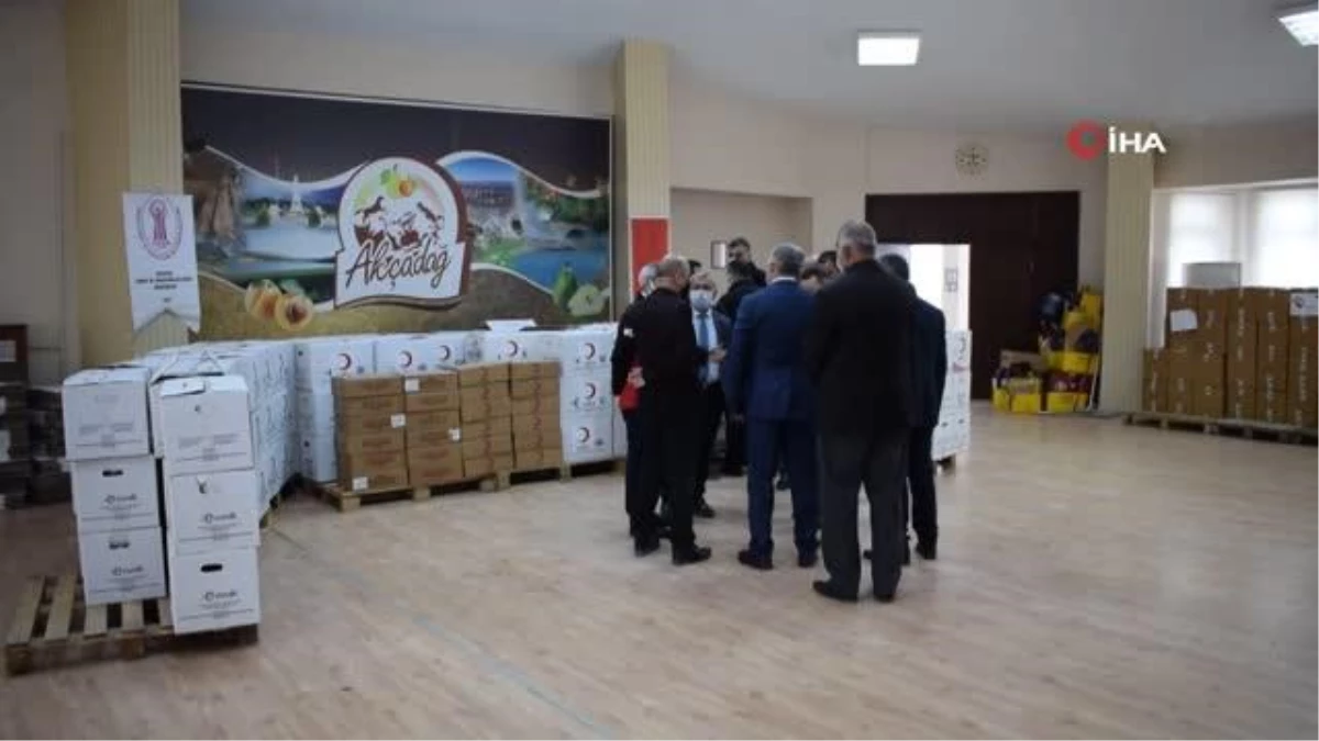 Türk Kızılay\'ından Akçadağ\'daki esnafa gıda yardımı
