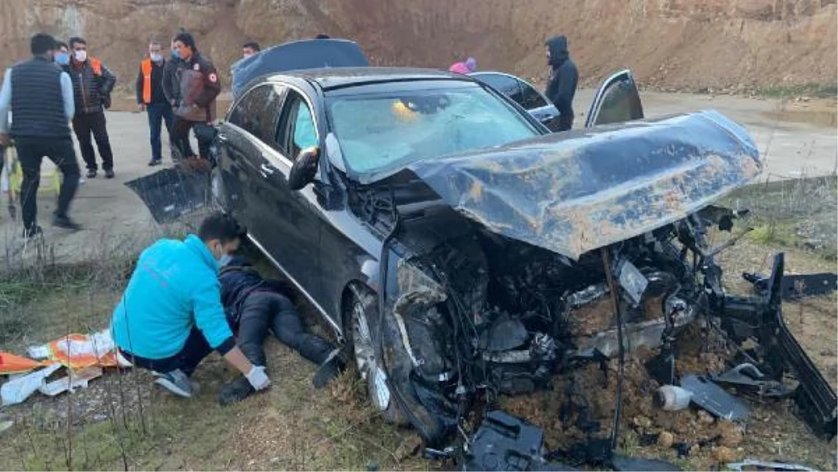 TUZLA\'DA KONTROLDEN ÇIKAN OTOMOBİL UÇURUMDAN YUVARLANDI