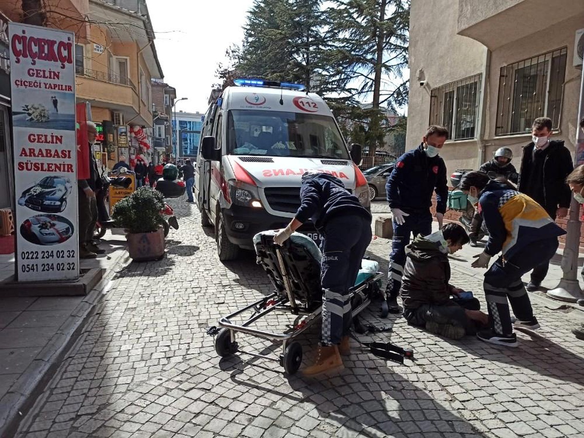 Son dakika: Yine ara sokak, yine kurye kazası