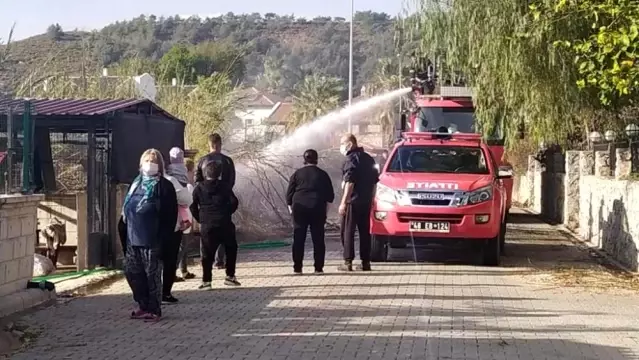 Fethiye'de kış ortasında arazi yangını