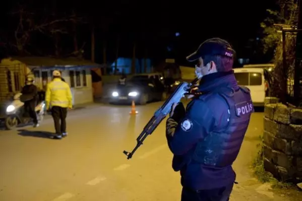 Son dakika haber | Hatay'da 284 polisle dron destekli asayiş ve trafik uygulaması Son dakika haber | Hatay'da 284 polisle dron destekli asayiş ve trafik uygulaması