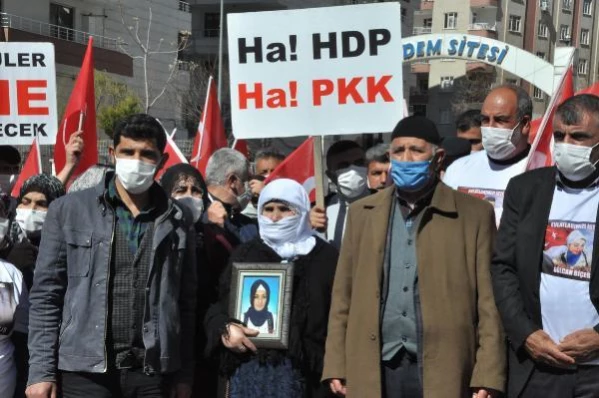 Son dakika haber... HDP önündeki eylemde 558'inci gün; aile sayısı 216 oldu