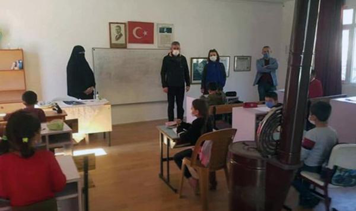 İmam eşinin çarşaflı derse girmesine ilişkin soruşturma açıldı