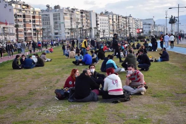 İzmir için uyardı 'Vaka sayıları korkutucu düzeye gelecek'