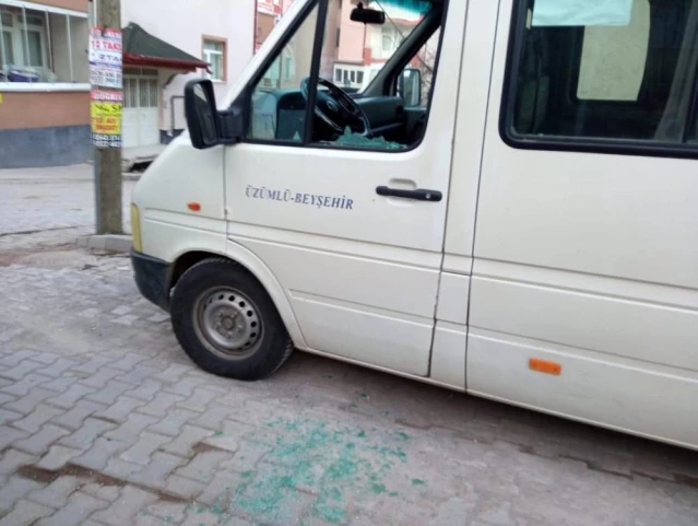Son dakika haber | Konya'da araçlara taşla zarar veren şüpheli güvenlik kamerasından yakalandı