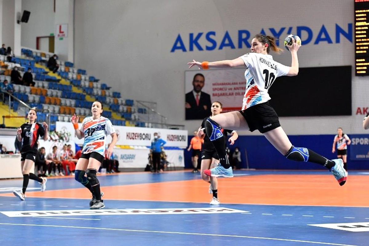 Mavi Kelebekler Aksaray\'dan galibiyetle döndü