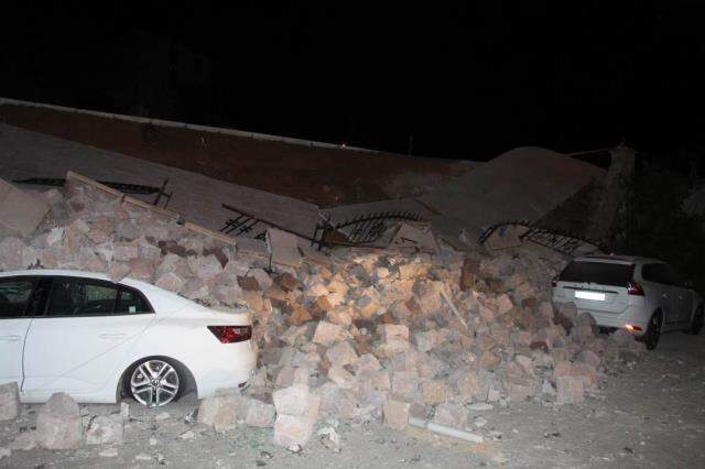 Nevşehir Belediye Başkanı Savran'ın oturduğu apartmanın istinat duvarı çöktü