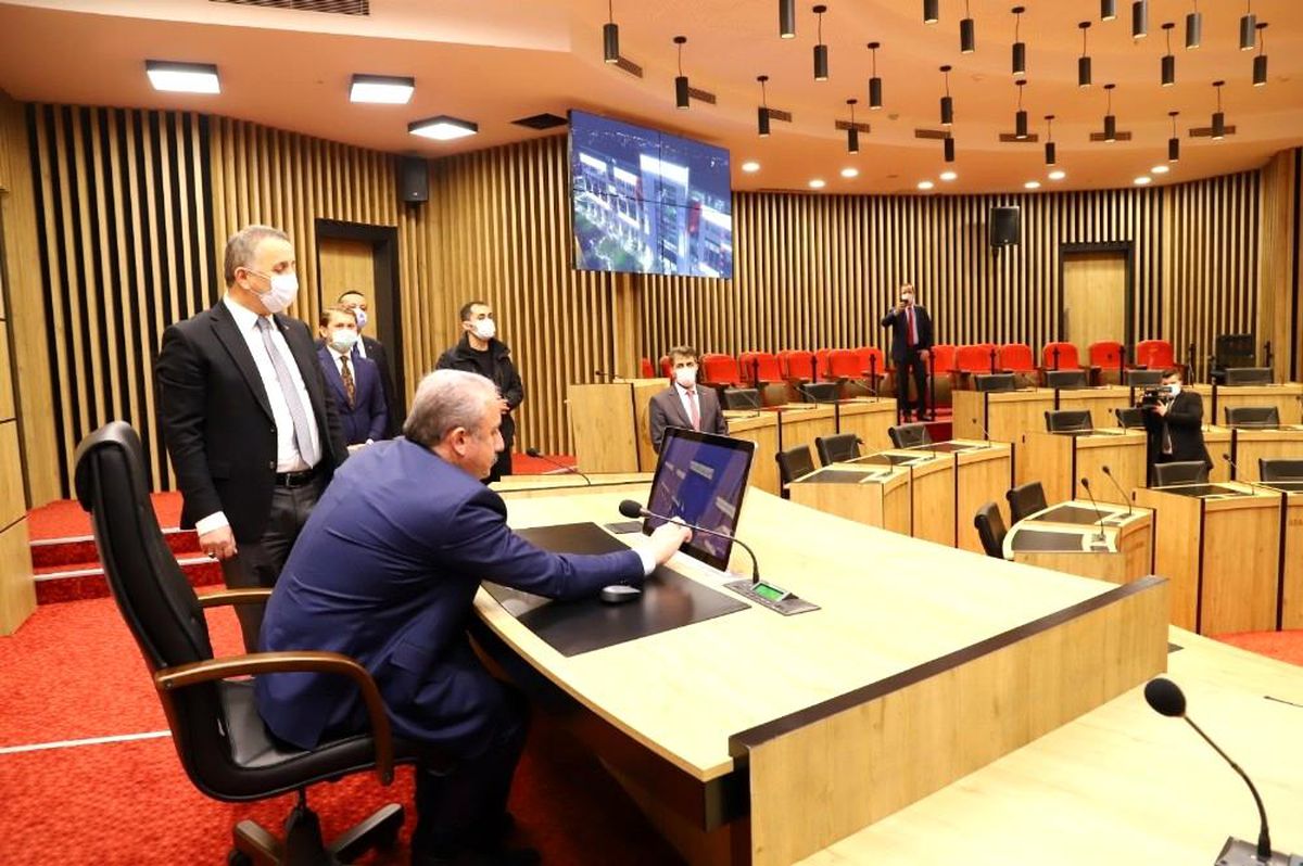 Şentop, engellilerle derse girdi
