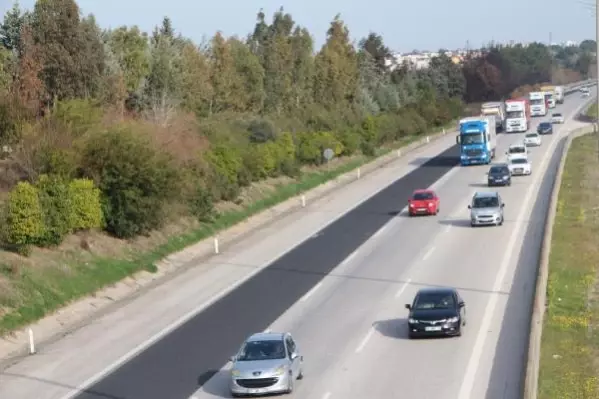 ADANA Yol kenarındaki arazilerde üretilen 'tarımsal' gıdalardaki tehlike