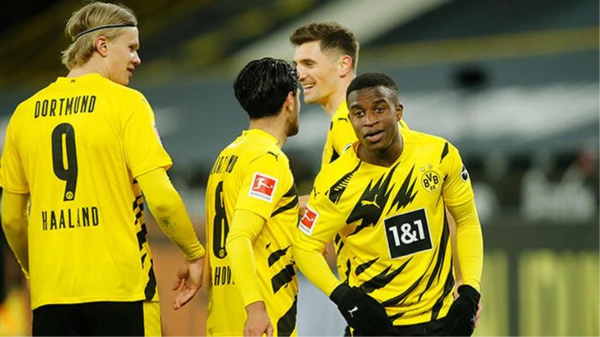 Borussia Dortmund, sahasında Hertha Berlin\'i 2-0 mağlup etti