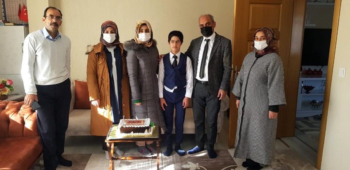 Down sendromlu Muhammed\'e doğum günü sürprizi