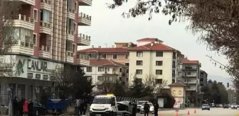 Çubuk'ta devrilen otomobil yürüyüş yapan çifte çarptı: 7 yaralı