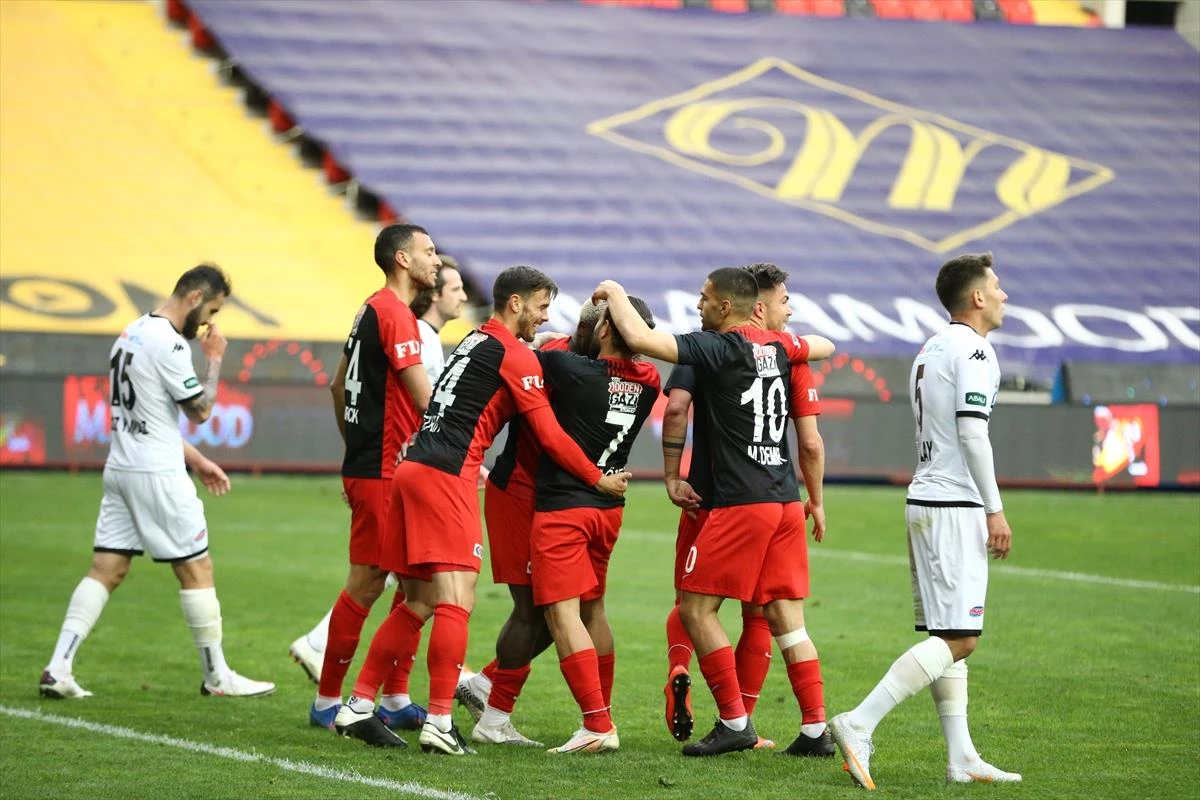 Gaziantep FK, sahasında Yukatel Denizlispor\'u 2-0 yenmeyi başardı