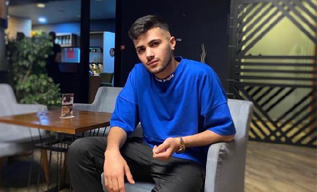 Genç şarkıcı Fırat Acar; gelen yorumlar yol göstericim oluyor