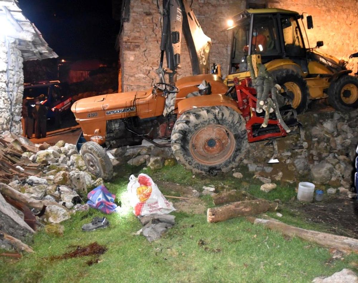 Son dakika: Manisa\'da traktör kazası: 1 ölü