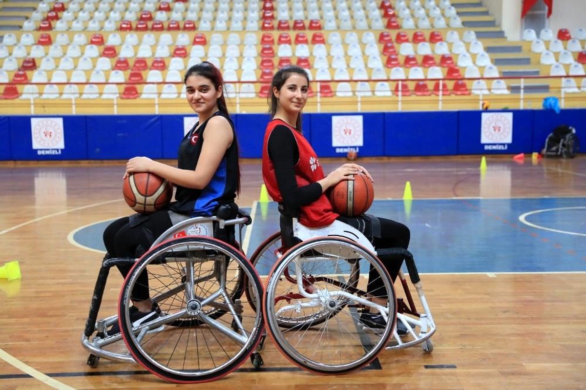 Pamukkale Belediyespor\'da iki sporcuya A Milli takımdan davet