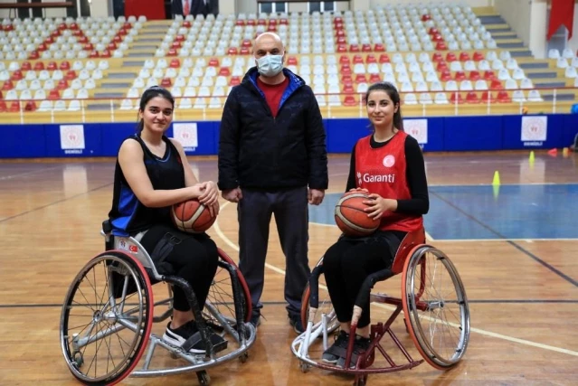 Pamukkale Belediyespor'da iki sporcuya A Milli takımdan davet