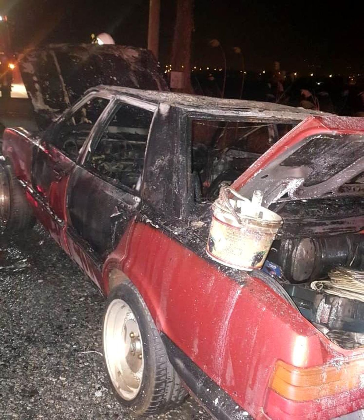Seyir halindeki araç alevlere teslim oldu