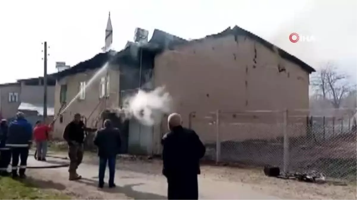 Tunceli\'de ev yangını