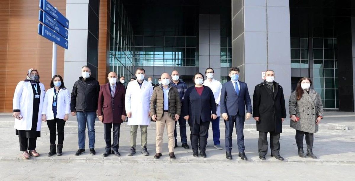 Vali Varol\'dan sağlık çalışanlarına ziyaret