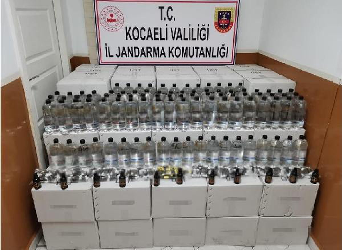 Araçta 480 litre etil alkol ele geçti