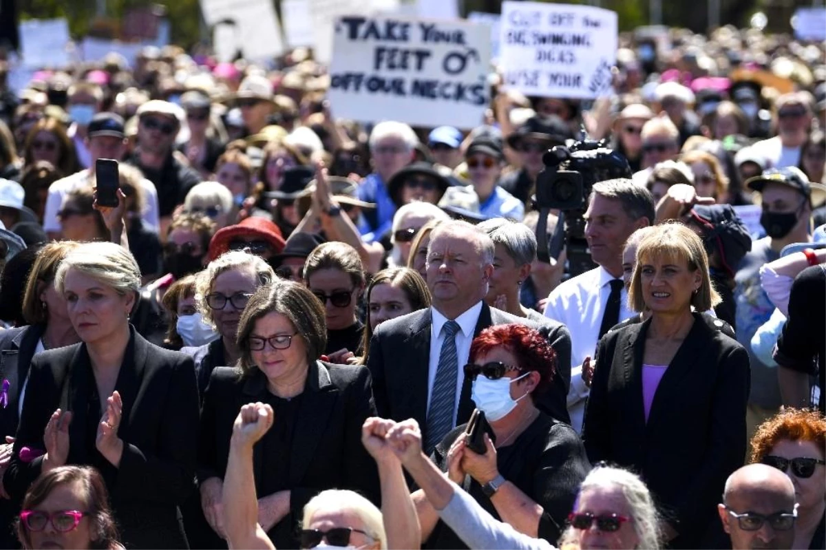 Son dakika haber | - Avustralya\'da on binlerce kişi kadına yönelik şiddet ve cinsel istismarı protesto etti
