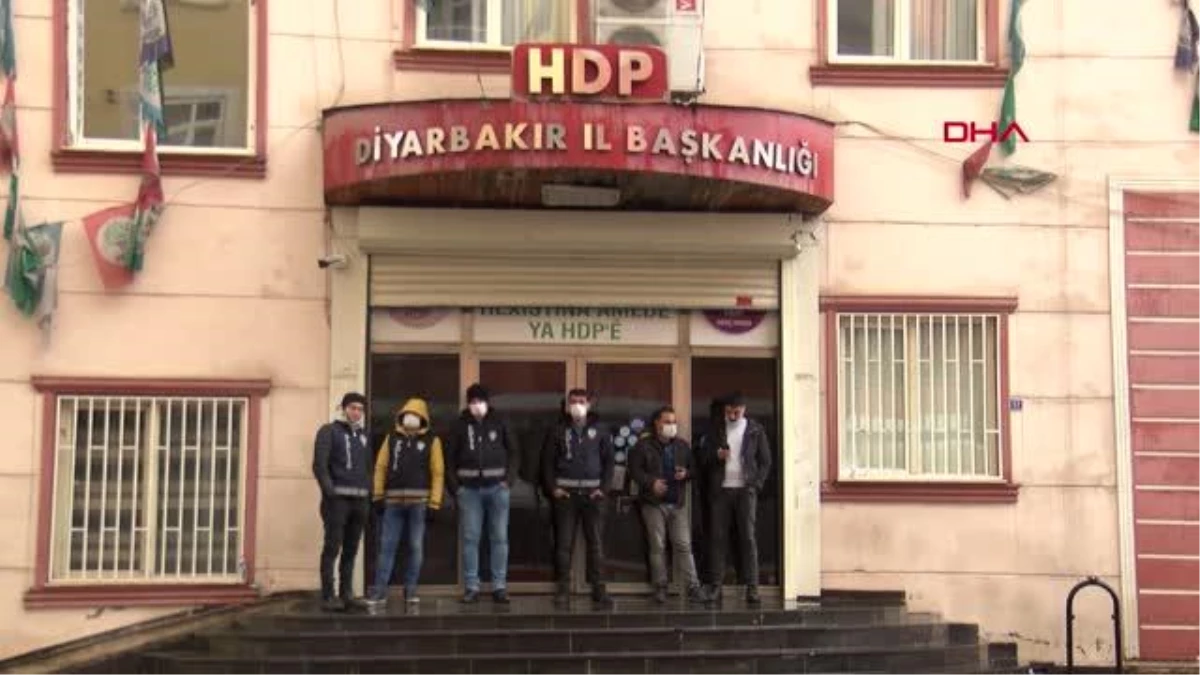 Son dakika! DİYARBAKIR HDP önündeki eylemde 560\'ıncı gün; aile sayısı 217 oldu