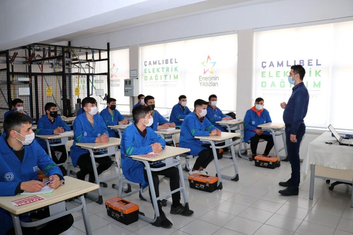 "Enerjinin Yıldızları" yüz yüze eğitime başladı