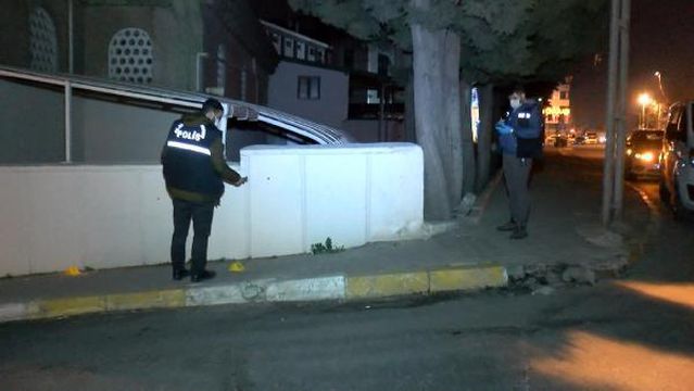 İSTANBUL-ESENLER'DE SİLAHLI KAVGA; 3 YARALI