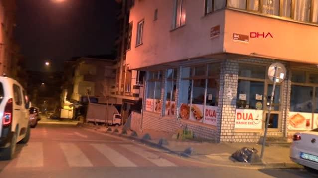 İSTANBUL-ESENLER'DE SİLAHLI KAVGA; 3 YARALI