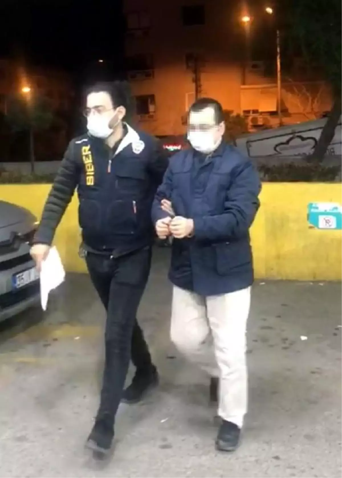 İzmir\'de FETÖ/PDY operasyonuna 18 tutuklama