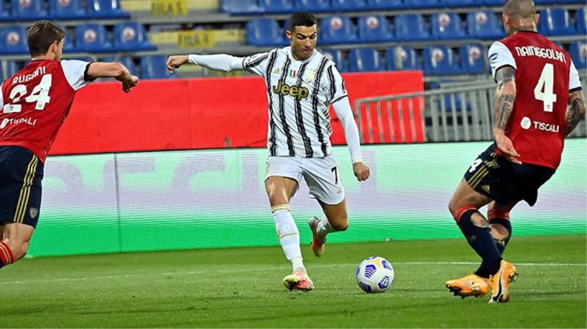 Juventus\'ta Ronaldo\'nun Cagliari maçında yaptığı faul geceye damga vurdu