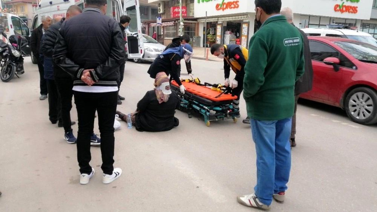 Motosikletin çarptığı kadın yaralandı