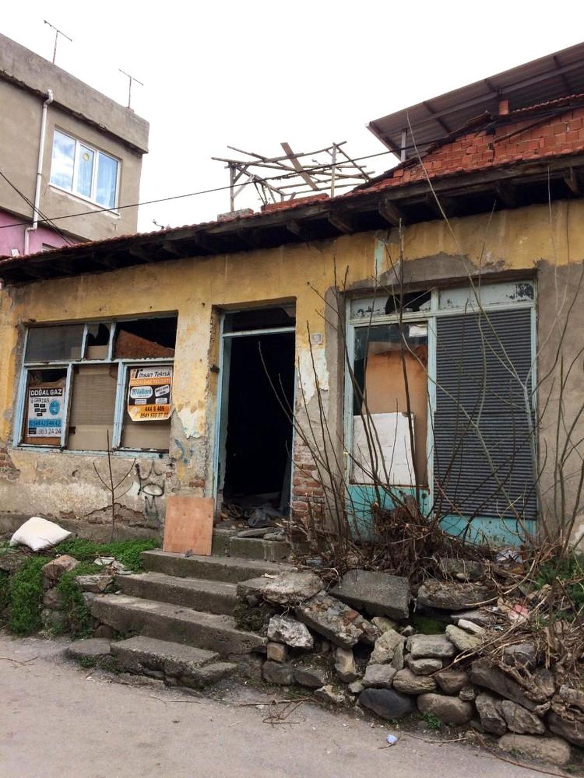 Osmangazi\'de metrûk binalar yıkılıyor