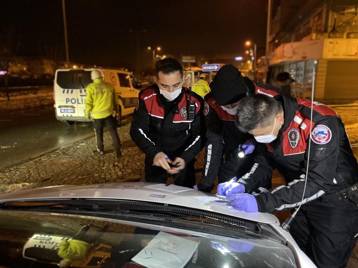 Pandemi kurallarına uymayan 16 kişiye 14 bin 400 lira ceza