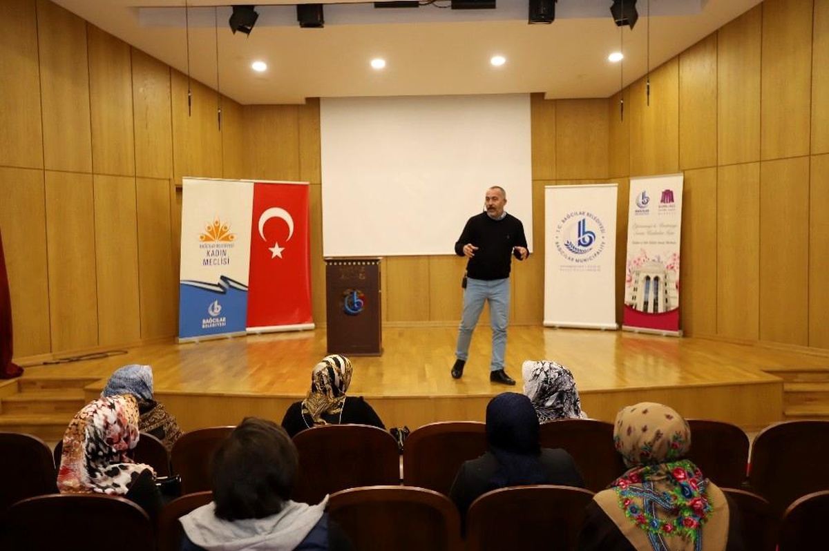 Yazar Nurhan Cihan, kadınlarla bir araya geldi