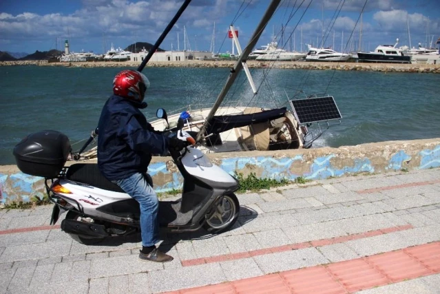 1,5 milyon liralık yelkenli tekne karaya vurdu