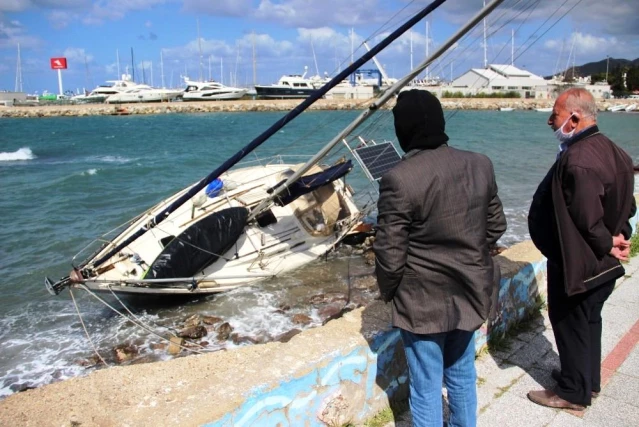 1,5 milyon liralık yelkenli tekne karaya vurdu