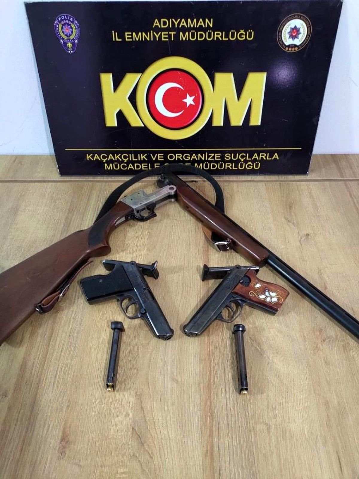 Son dakika haberleri: Adıyaman\'da ruhsatsız silahlar ele geçirildi