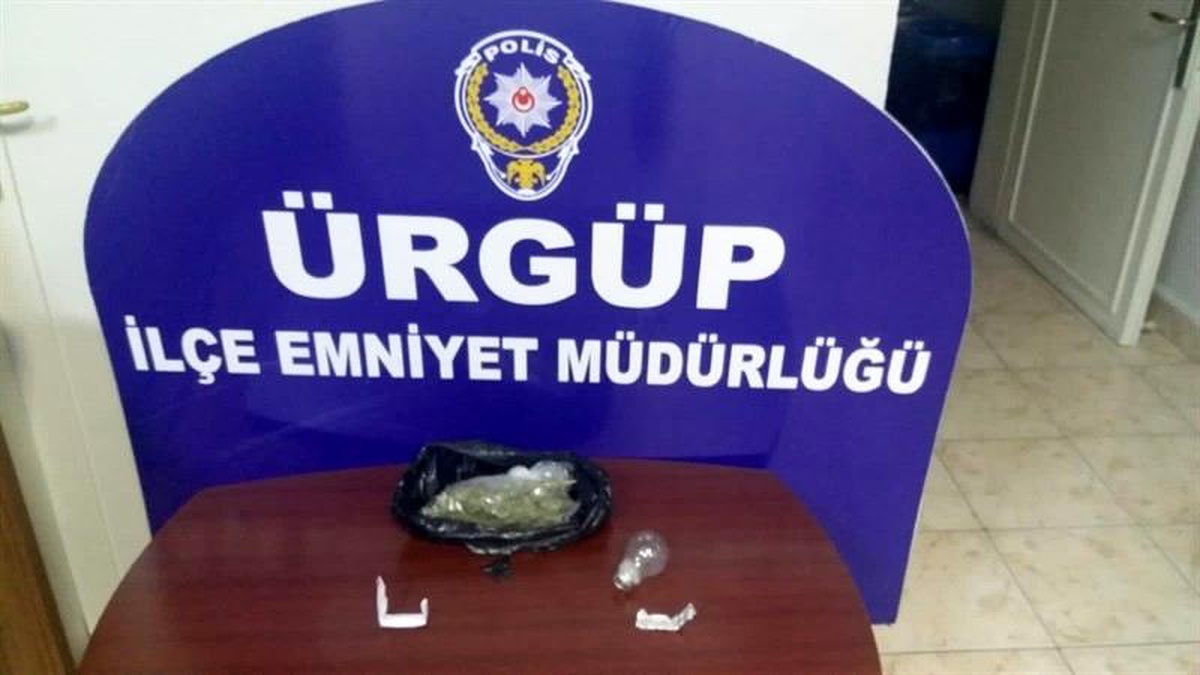 Alkollü araç sürücüsünden uyuşturucu ele geçirildi