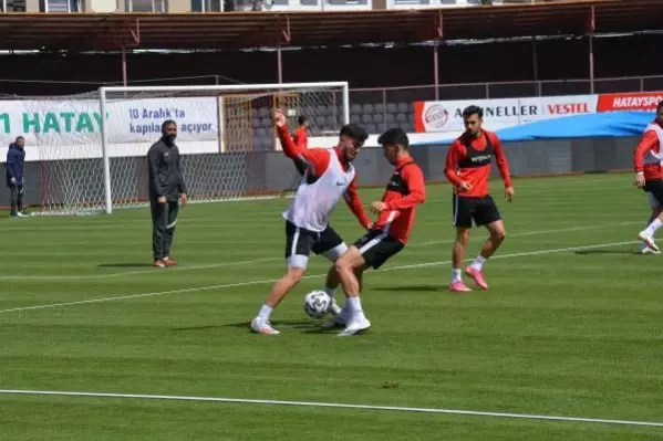 Atakaş Hatayspor'da hedef ilk 5 Atakaş Hatayspor'da hedef ilk 5