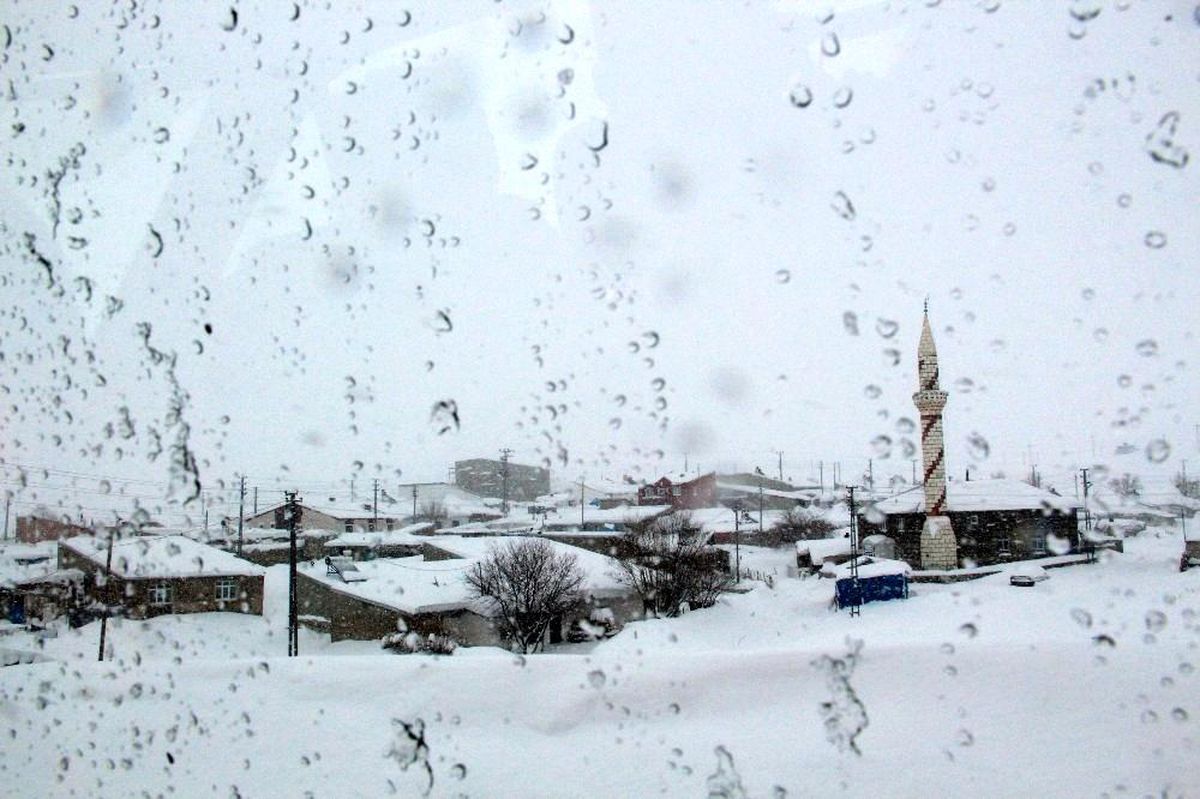 Bayburt\'un yüksek kesimlerinde kar ve sis