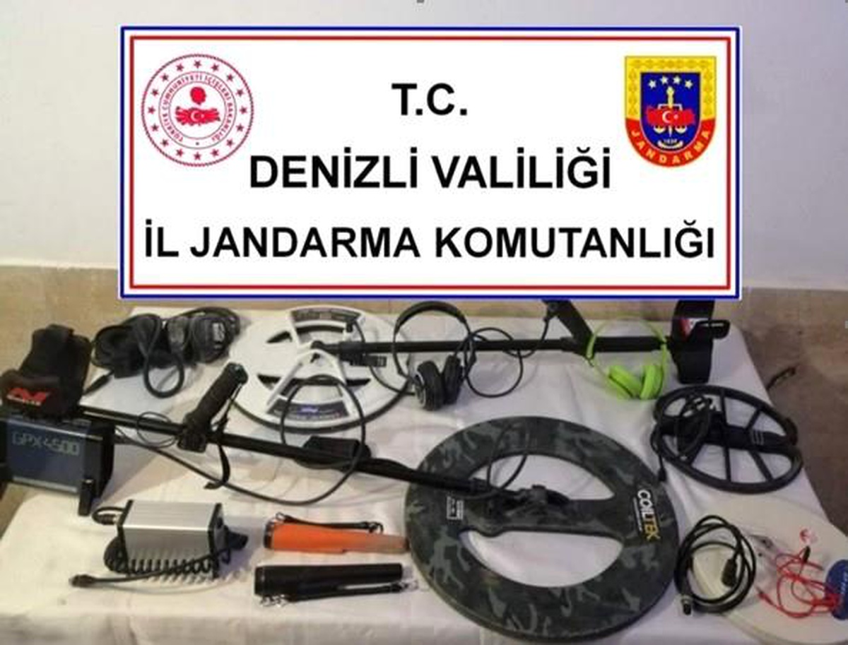 Son dakika haberleri: Çivril\'de 1939 adet tarihi eser ele geçirdi