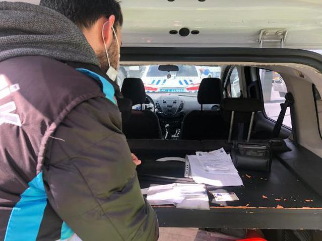 EYÜPSULTAN'DA BELGESİ OLMAYAN HAFRİYAT KAMYONU ŞOFÖRLERİNE CEZA YAĞDI