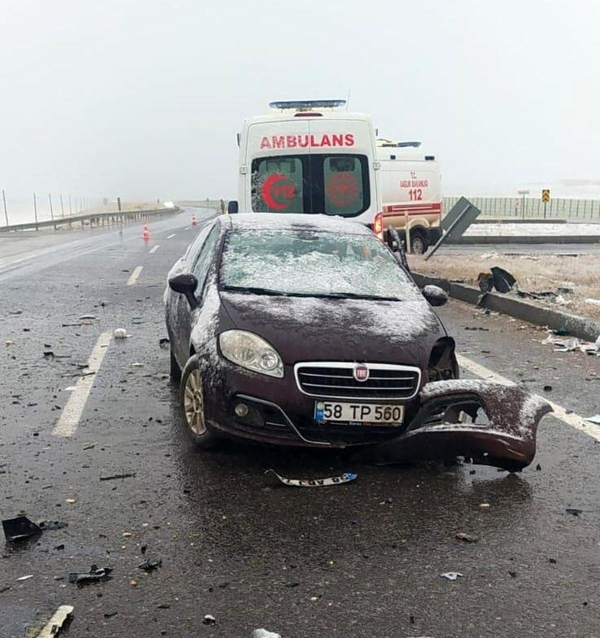 Kar yağışı kazaya neden oldu: 4 yaralı