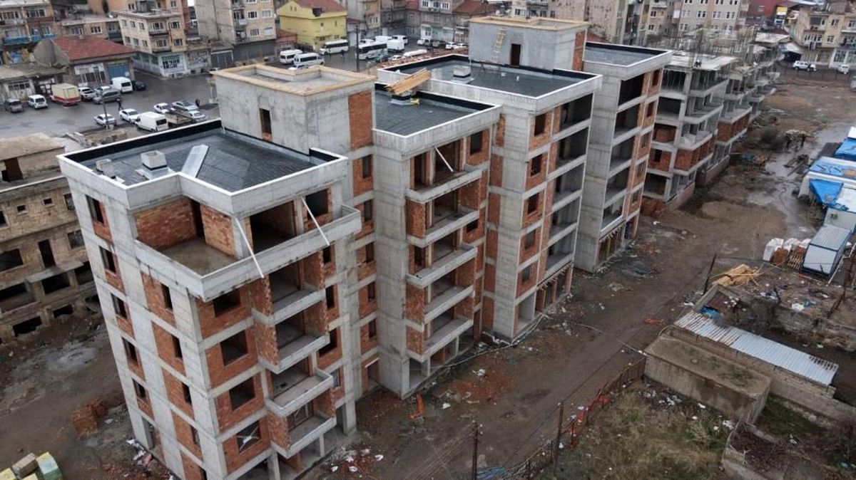 Karasoku Kentsel Dönüşüm Projesi\'nde bloklar hızla yükseliyor