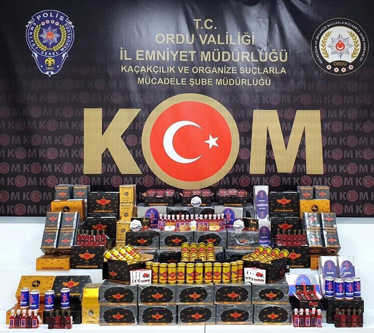 Son dakika haberi! Piyasaya kaçak cinsel hap sürmek isteyen 2 kişi yakalandı