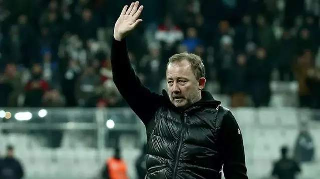 Sergen Yalçın'ın Beşiktaş'ı gümbür gümbür! Efsane sezonu yıllar sonra tekrar yaşayabilirler Sergen Yalçın'ın Beşiktaş'ı gümbür gümbür! Efsane sezonu yıllar sonra tekrar yaşayabilirler
