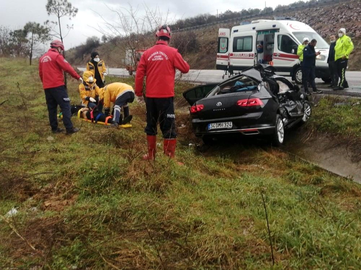 Susurluk\'ta 4 aracın karıştığı trafik kazası: 2 yaralı